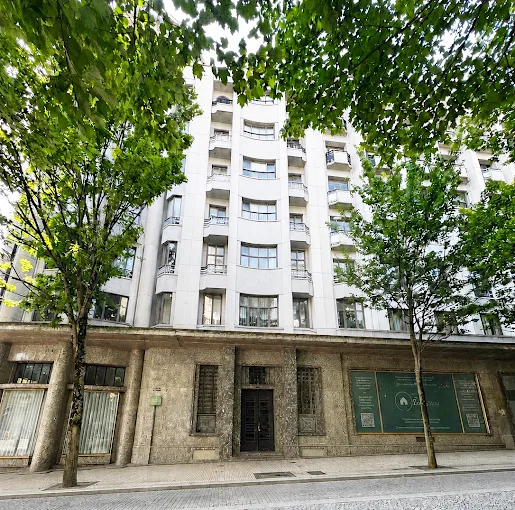 Fachada do edifício da Clínica da Mente no Porto, na Rua Sá da Bandeira