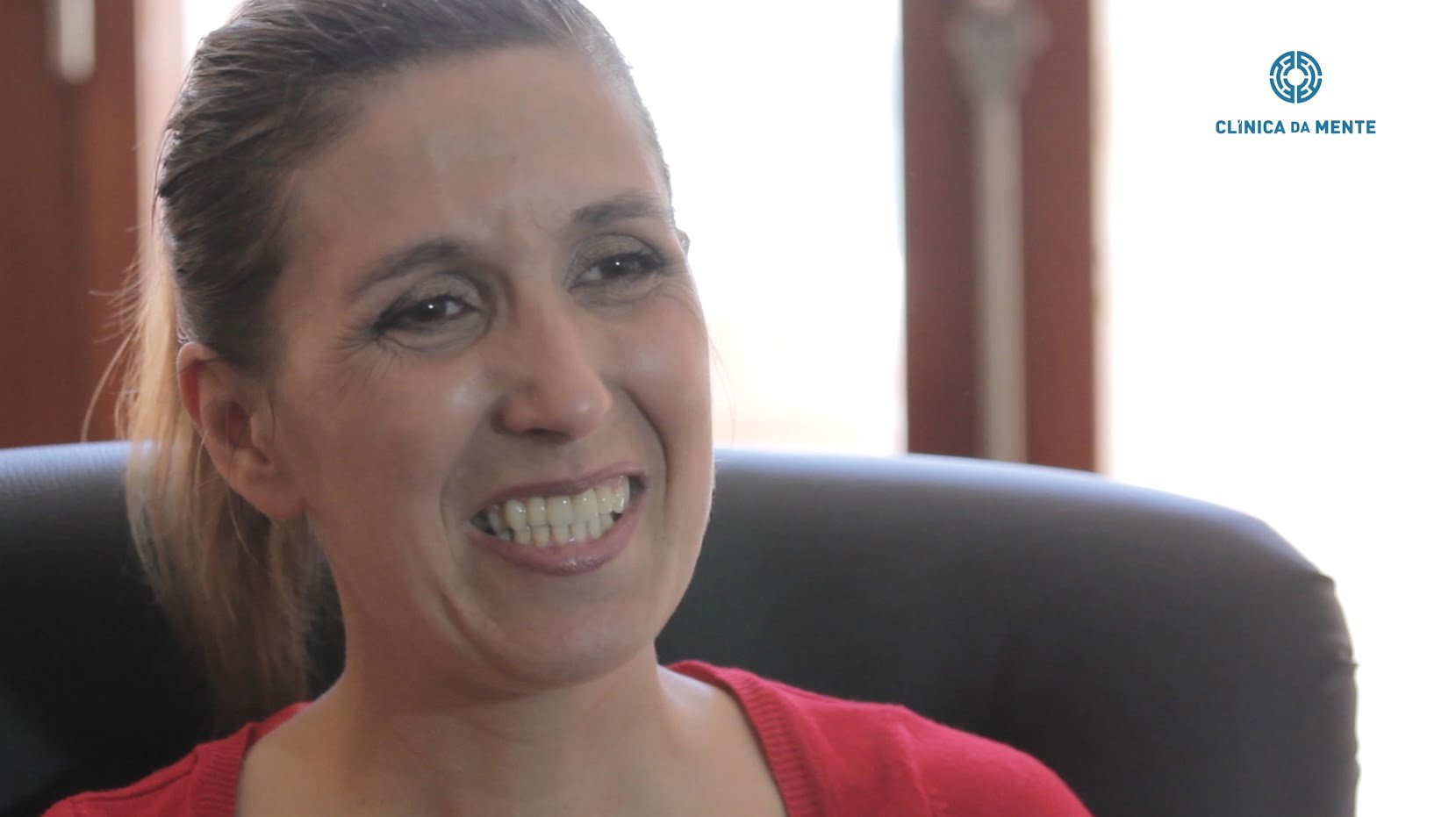 Claudia explica como o tratamento na clínica da mente a ajudou a superar as suas dificuldades